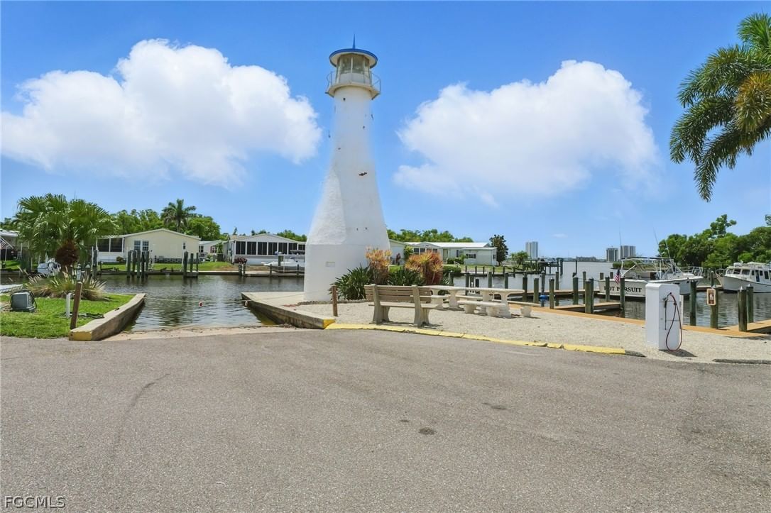 5554 Sir Walter Way, North Fort Myers, FL 33917 photo 2