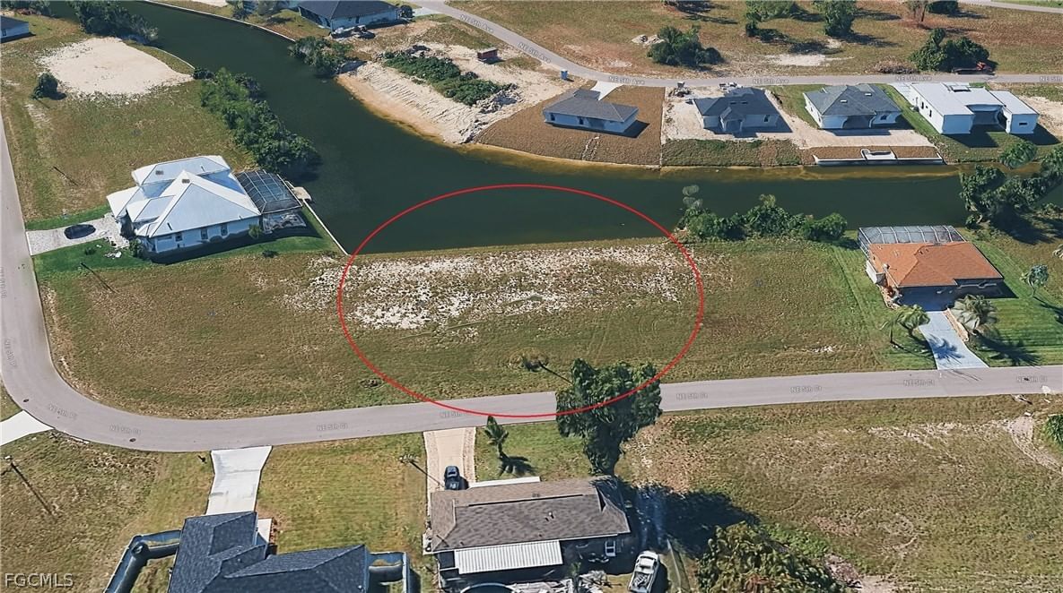 542 NE 5th Court, Cape Coral, FL 33909 photo 3