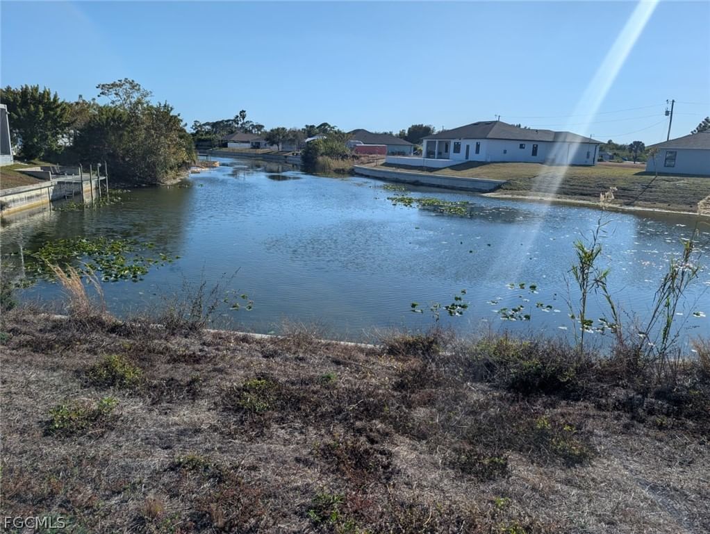 542 NE 5th Court, Cape Coral, FL 33909 photo 4