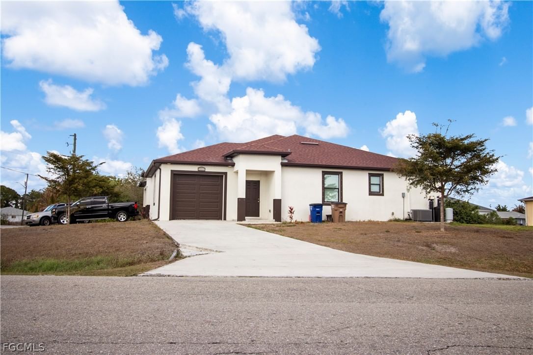 2229 Kendall Avenue S, Lehigh Acres, FL 33973 photo 2