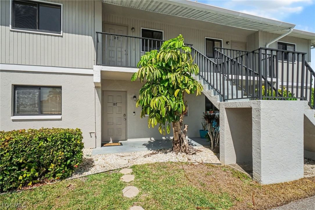 423 Cape Coral Parkway W #203 (207), Cape Coral, FL 33914 photo 2