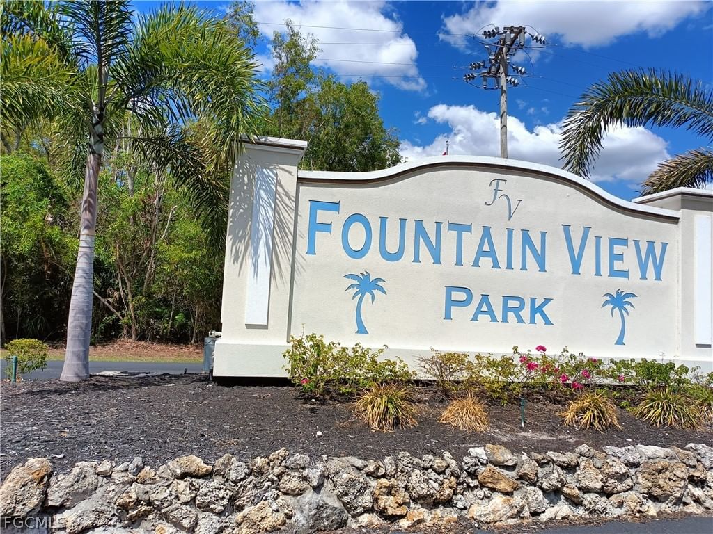6 Fountain View Boulevard, North Fort Myers, FL 33903 photo 2