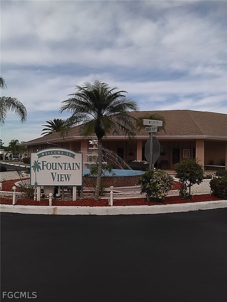6 Fountain View Boulevard, North Fort Myers, FL 33903 photo 3