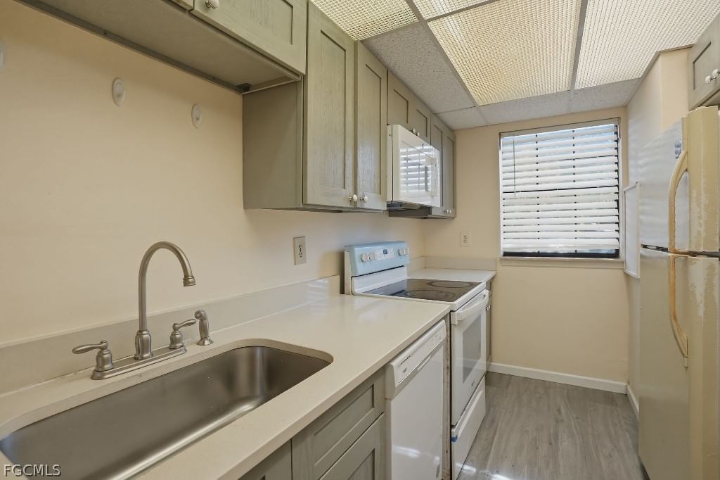 5369 Treetops Drive #M102, Naples, FL 34113 photo 3