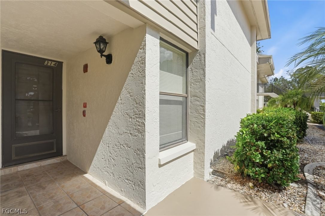 5585 Trailwinds Drive #314, Fort Myers, FL 33907 photo 4