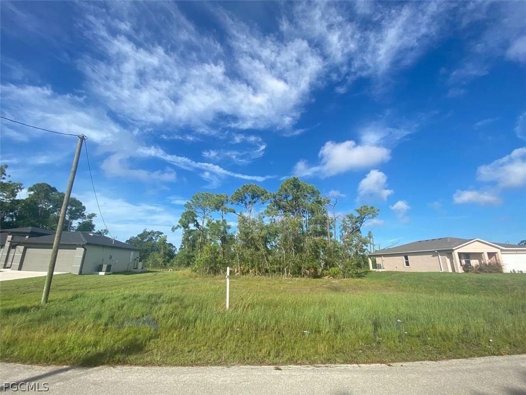 4744 NW 39th Place, Cape Coral, FL 33993 photo 2