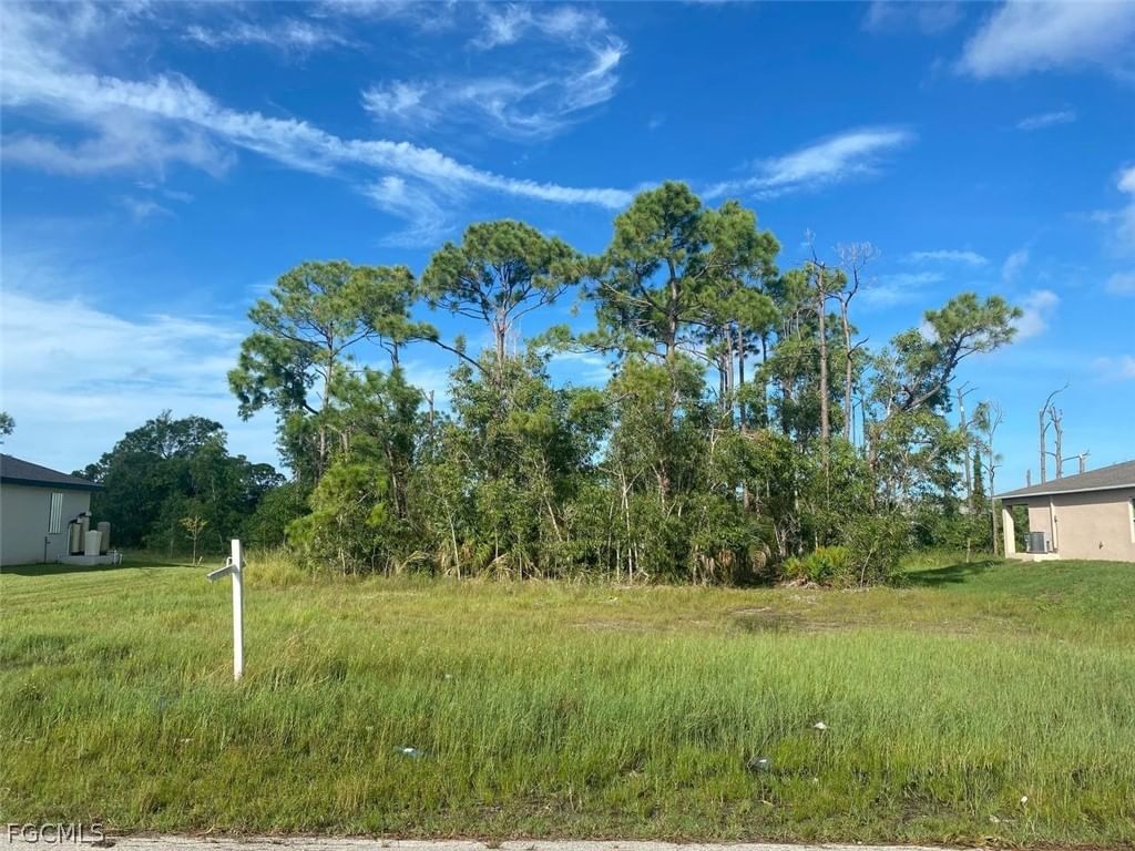 4744 NW 39th Place, Cape Coral, FL 33993 photo 3