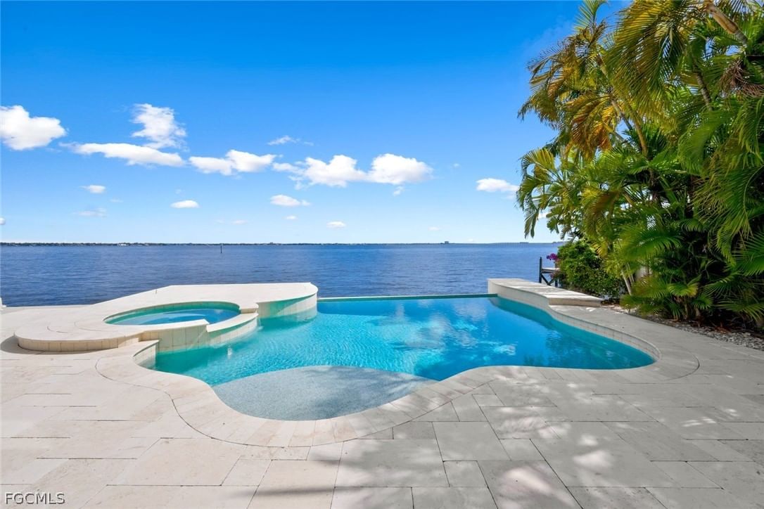 2302 SE 28th Street, Cape Coral, FL 33904 photo 4