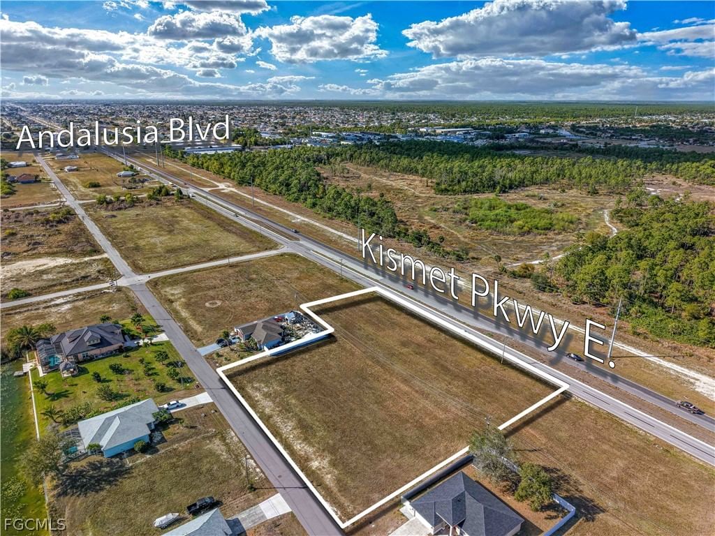 1216 Kismet Parkway E, Cape Coral, FL 33909 photo 2