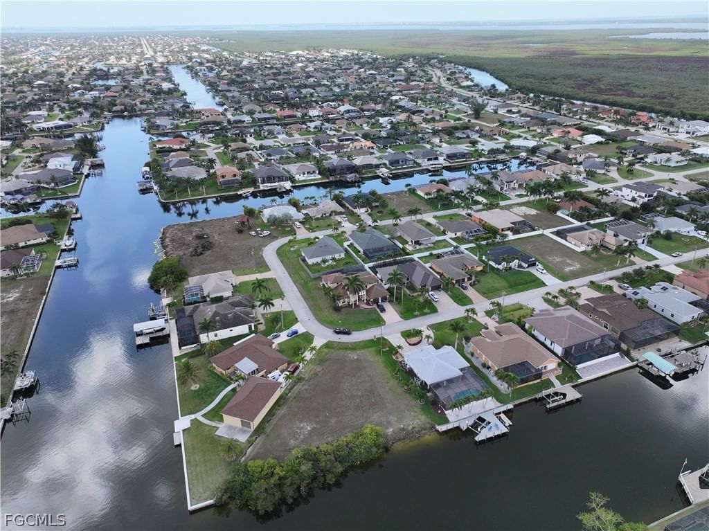 2801 SW 34th Terrace, Cape Coral, FL 33914 photo 2