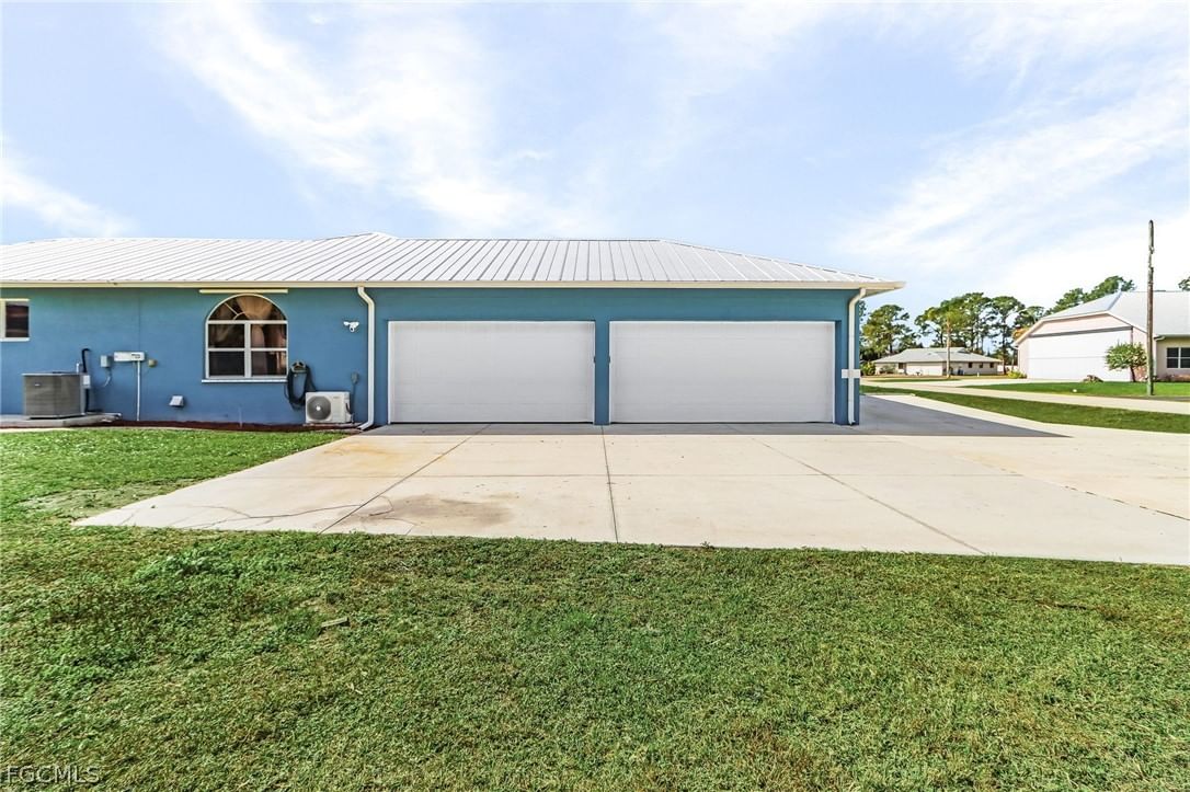 6861 Cadet Avenue, Fort Myers, FL 33905 photo 4