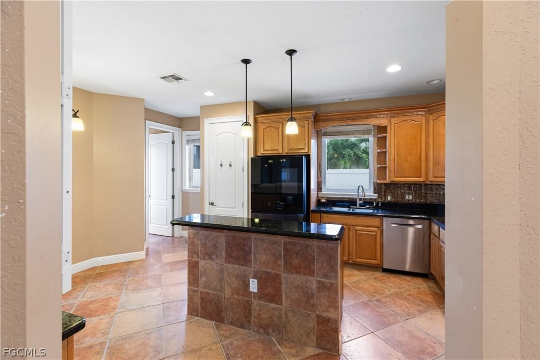 11913 Princess Grace Court, Cape Coral, FL 33991 photo 2