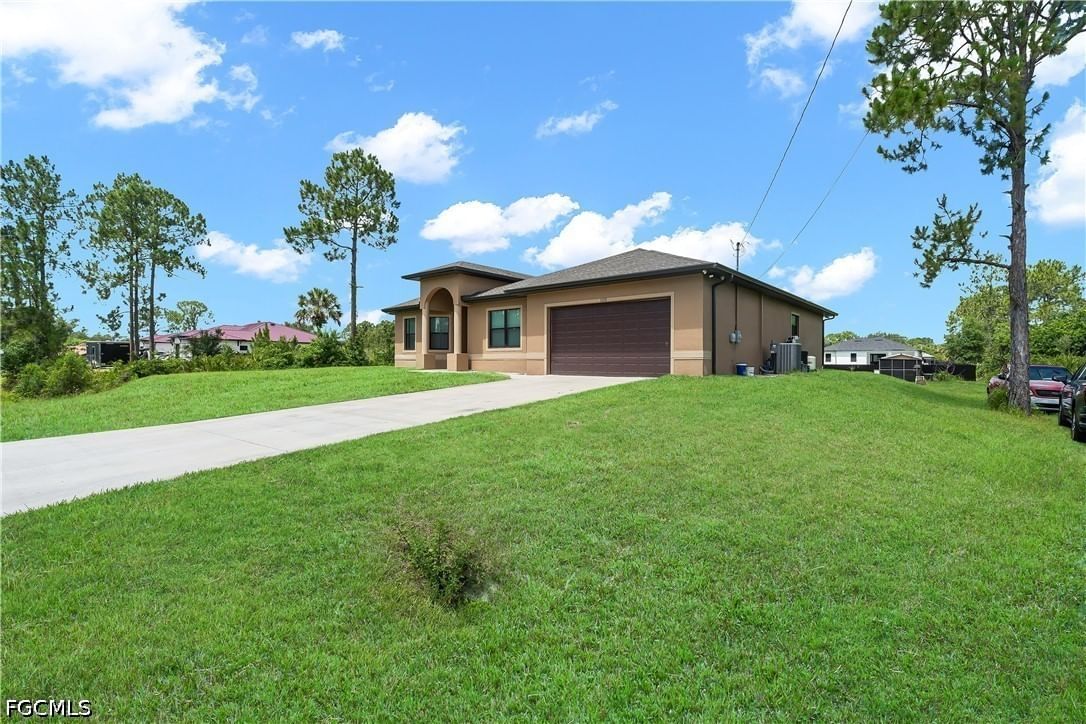 1105 James Avenue, Lehigh Acres, FL 33936 photo 3