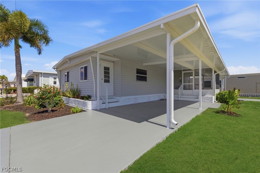 312 Nicklaus Boulevard, North Fort Myers, FL 33903 photo 2