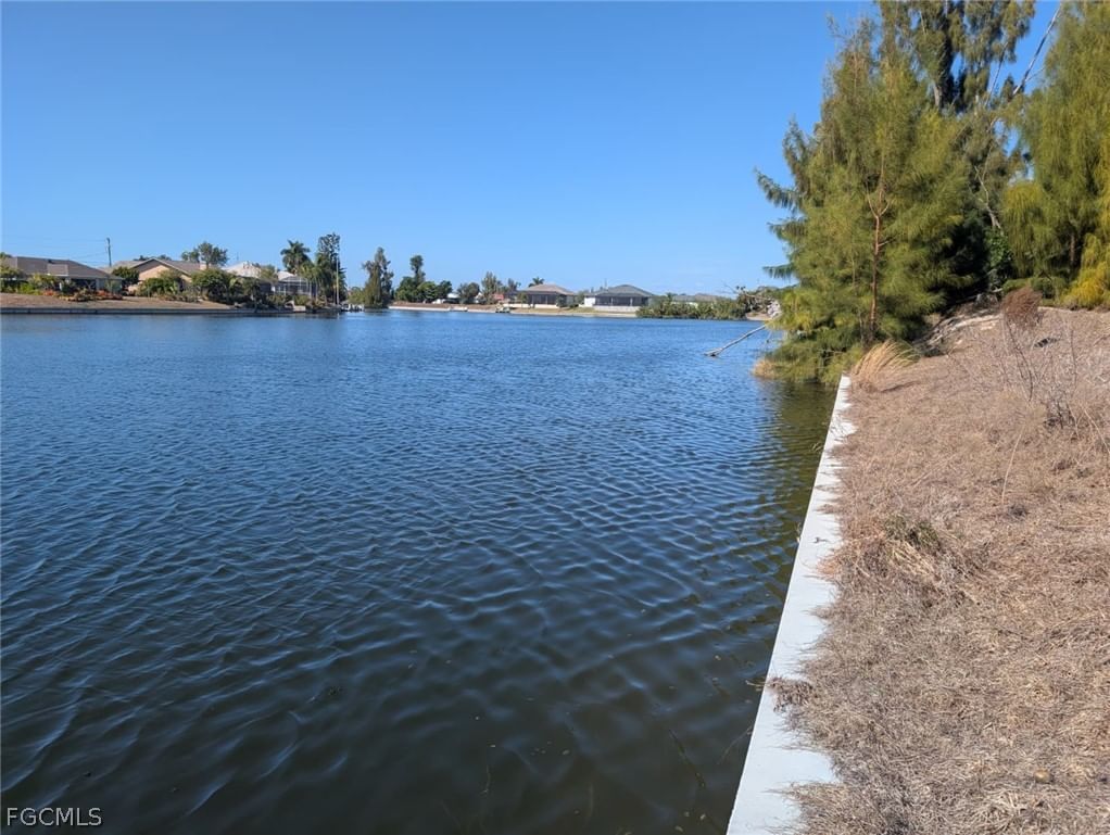 302 SW 21st Avenue, Cape Coral, FL 33991 photo 2