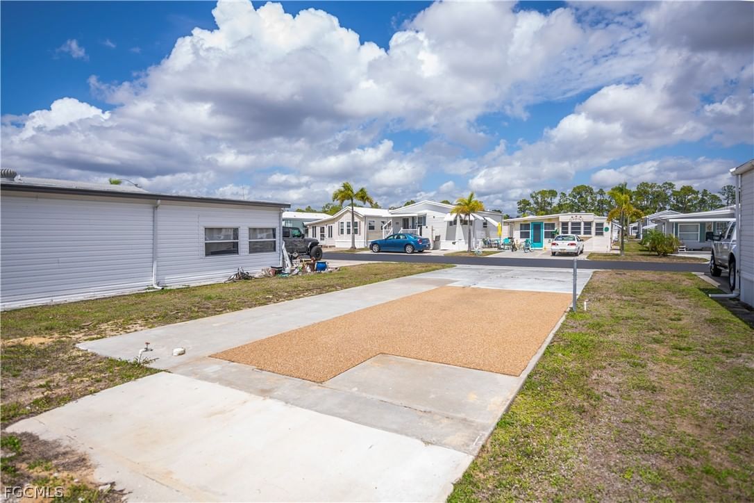 25 La Fonda Lane, North Fort Myers, FL 33903 photo 4