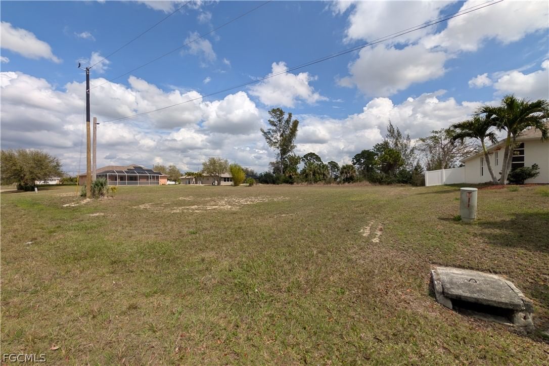 3317 NE 15th Place, Cape Coral, FL 33909 photo 3