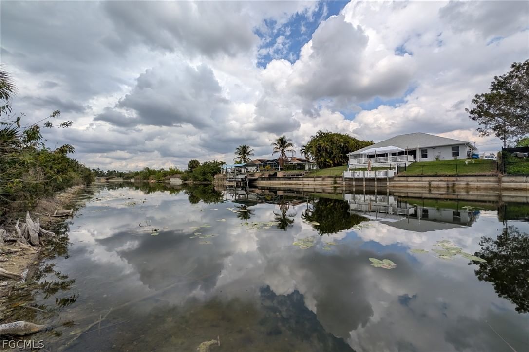 2605 NE 20th Place, Cape Coral, FL 33909 photo 2