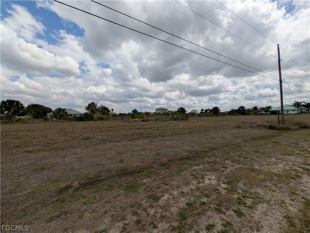 2605 NE 20th Place, Cape Coral, FL 33909 photo 4