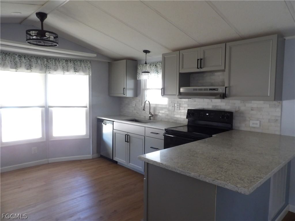 113 Lantern Lane, North Fort Myers, FL 33917 photo 5