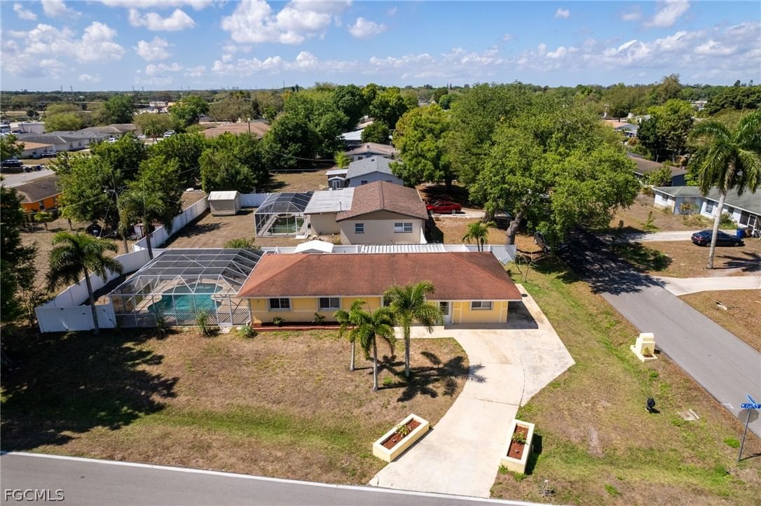 2803 W Cypress Avenue, Fort Myers, FL 33905 photo 2
