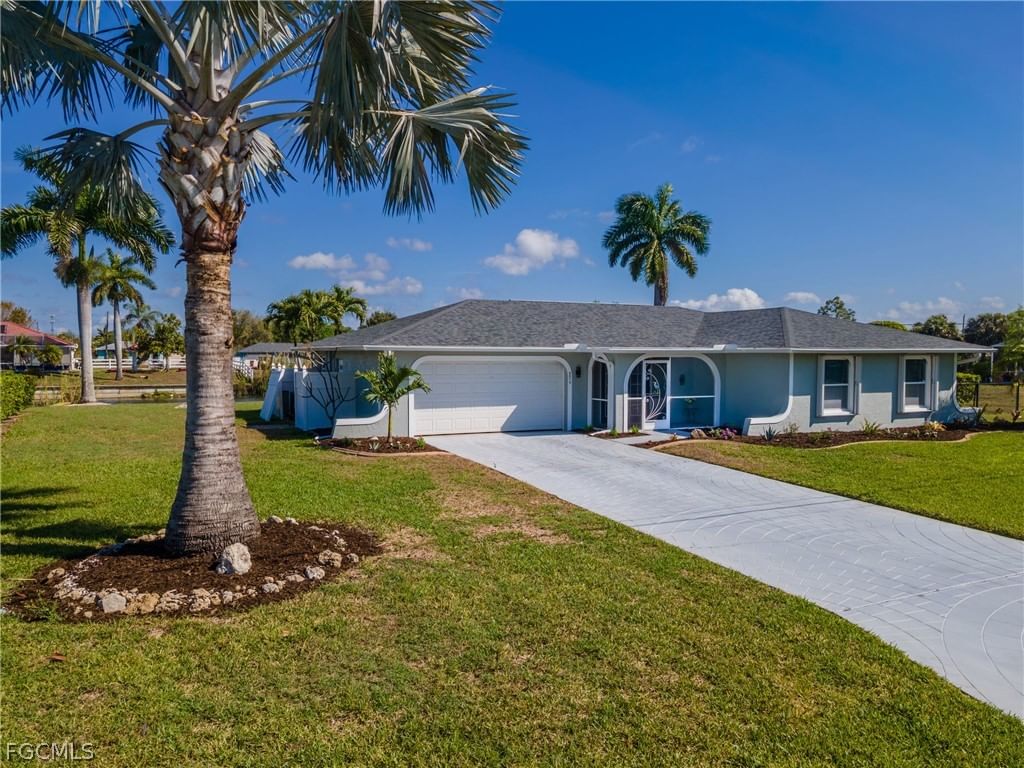 2213 NE 4th Street, Cape Coral, FL 33909 photo 2