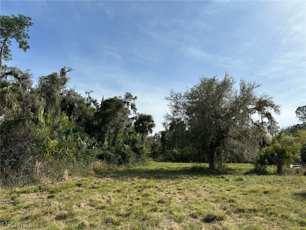 Secretariat Drive, Labelle, FL 33935