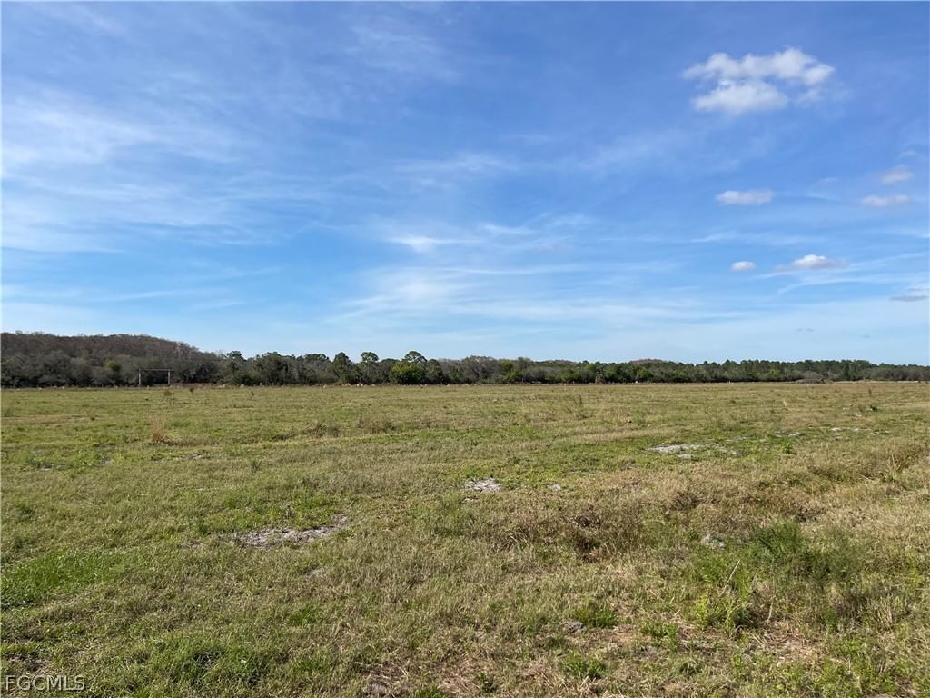 Secretariat Drive, Labelle, FL 33935