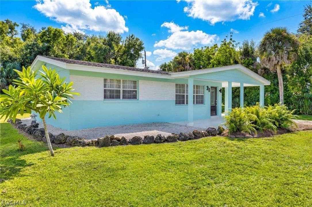21 E Mariana Avenue, North Fort Myers, FL 33917 photo 2