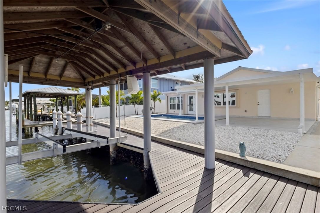 107 Albatross Street, Fort Myers Beach, FL 33931 photo 2