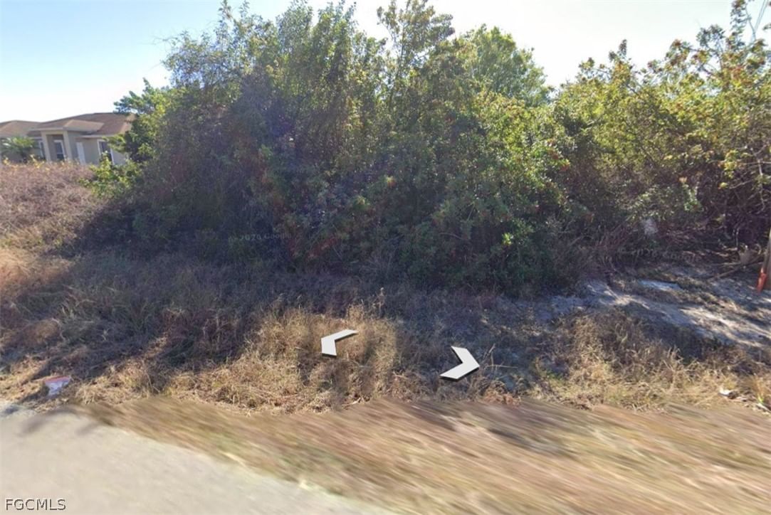 930 Dobbins Street E, Lehigh Acres, FL 33974 photo 2