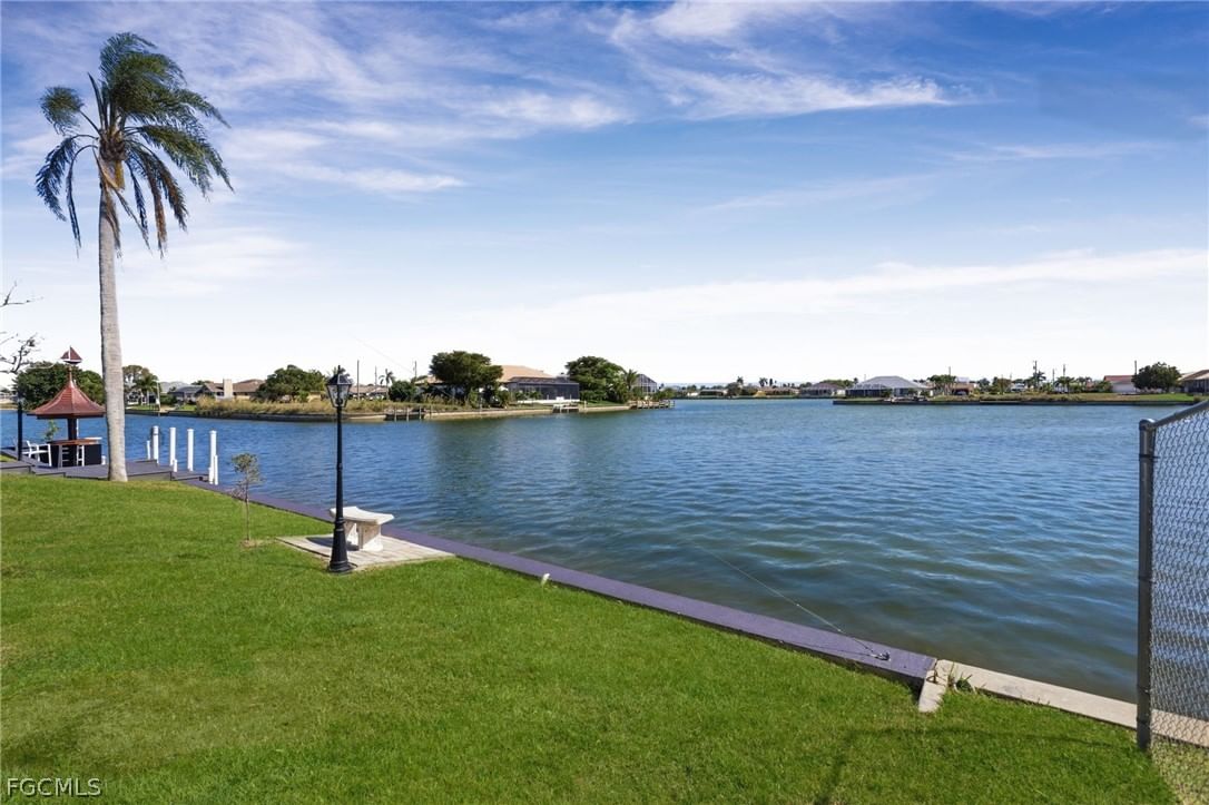 29 SE 10th Avenue, Cape Coral, FL 33990 photo 3