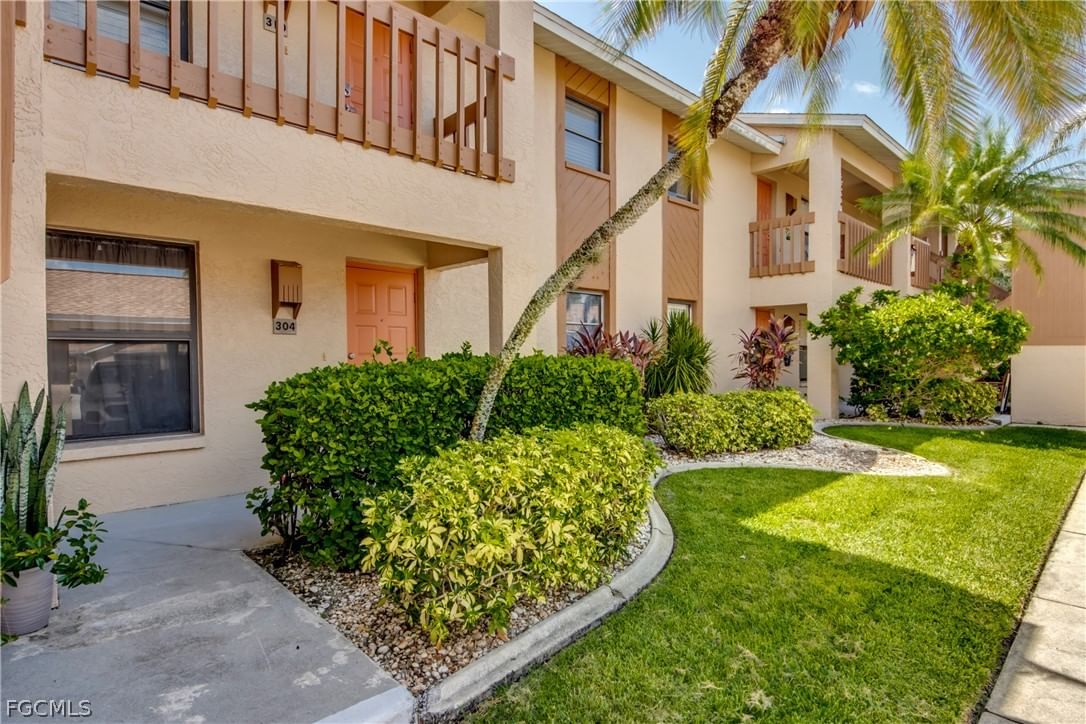 15350 Moonraker Court #304, North Fort Myers, FL 33917 photo 2