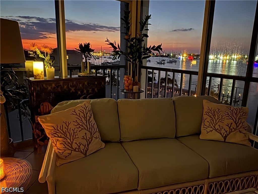 345 Mango Street #401, Fort Myers Beach, FL 33931 photo 2