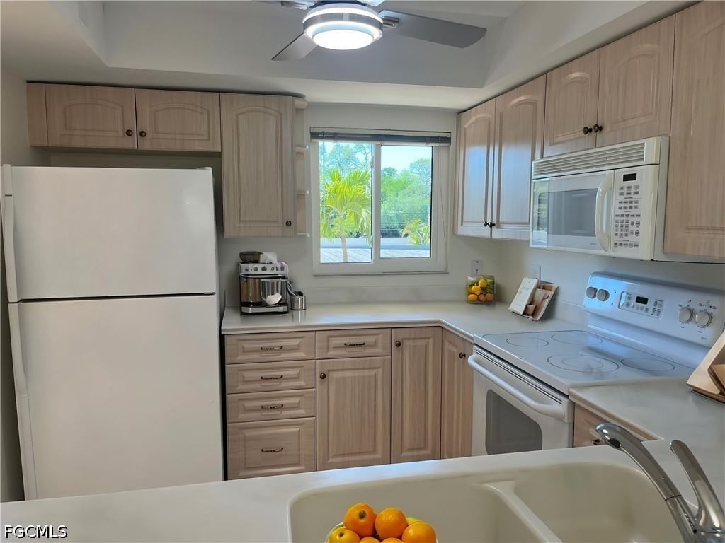 7402 Lake Breeze Drive #202, Fort Myers, FL 33907 photo 3