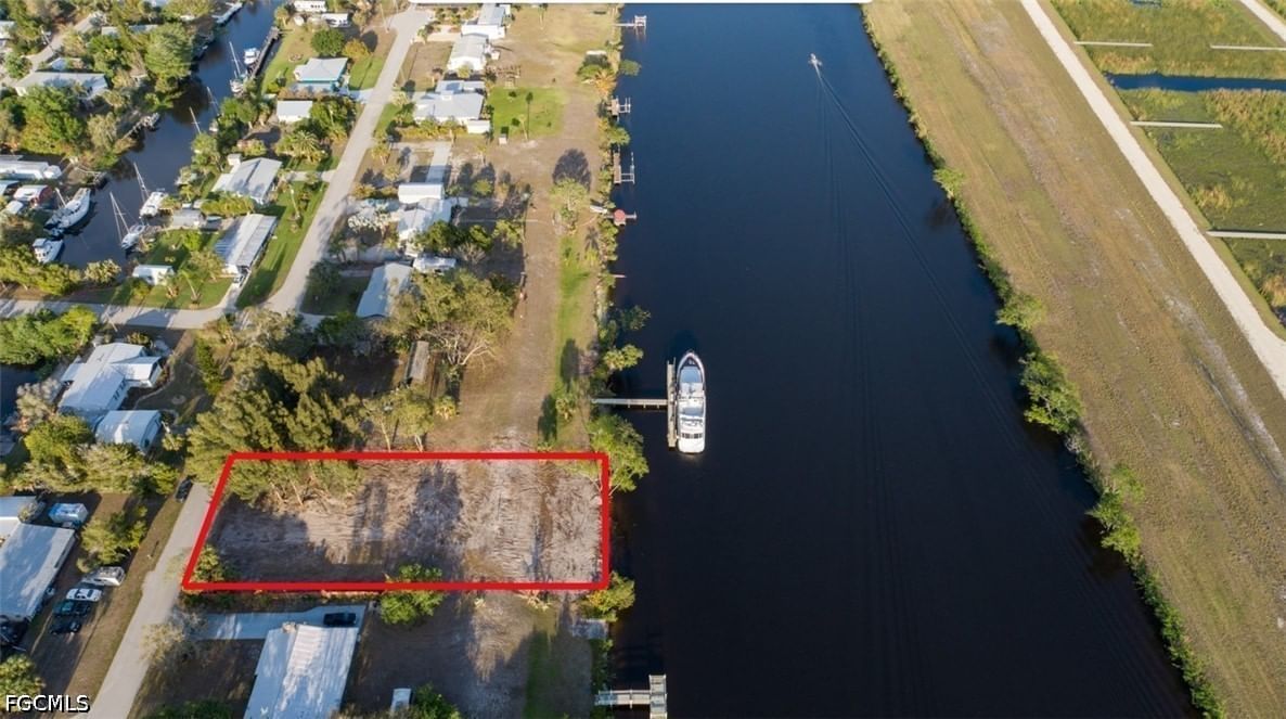 1035 W Anchor Lane, Moore Haven, FL 33471 photo 2