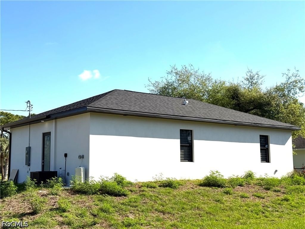 914 Sunrise Boulevard, Lehigh Acres, FL 33974 photo 5