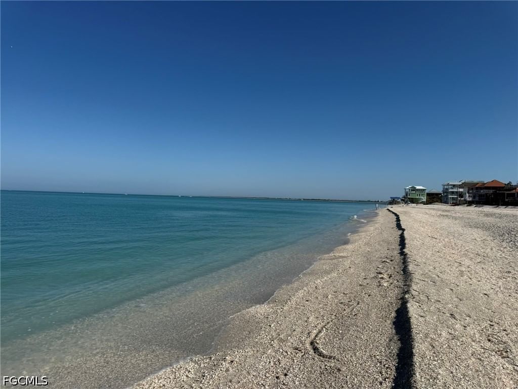 484 Gulf Bend Drive, Captiva, FL 33924 photo 3