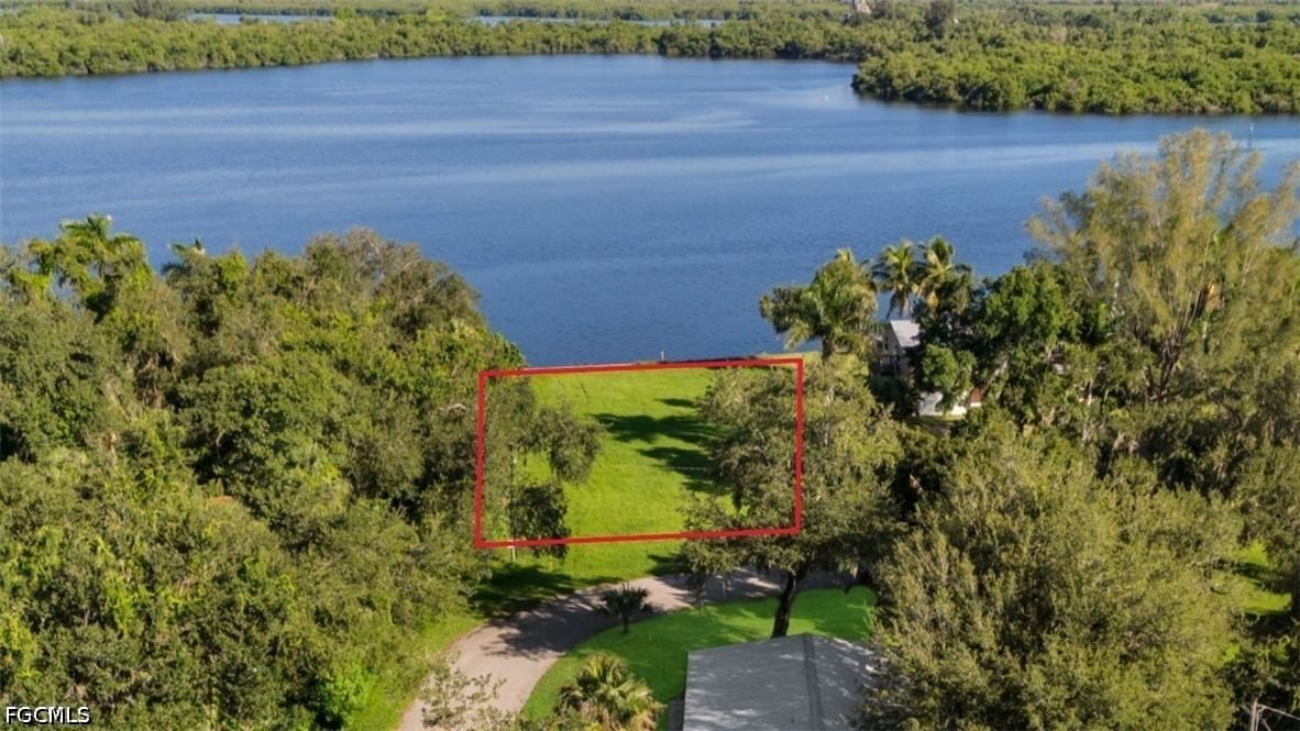 4859 E Riverside Drive, Fort Myers, FL 33905 photo 2