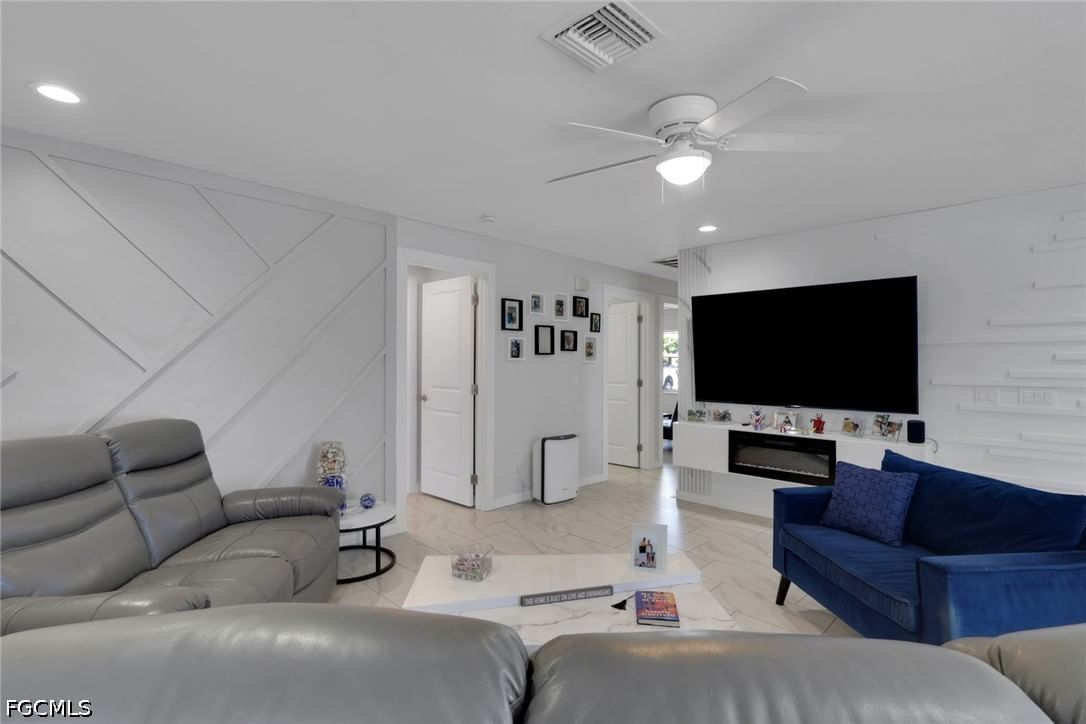617/619 SE 12th Court, Cape Coral, FL 33990 photo 2