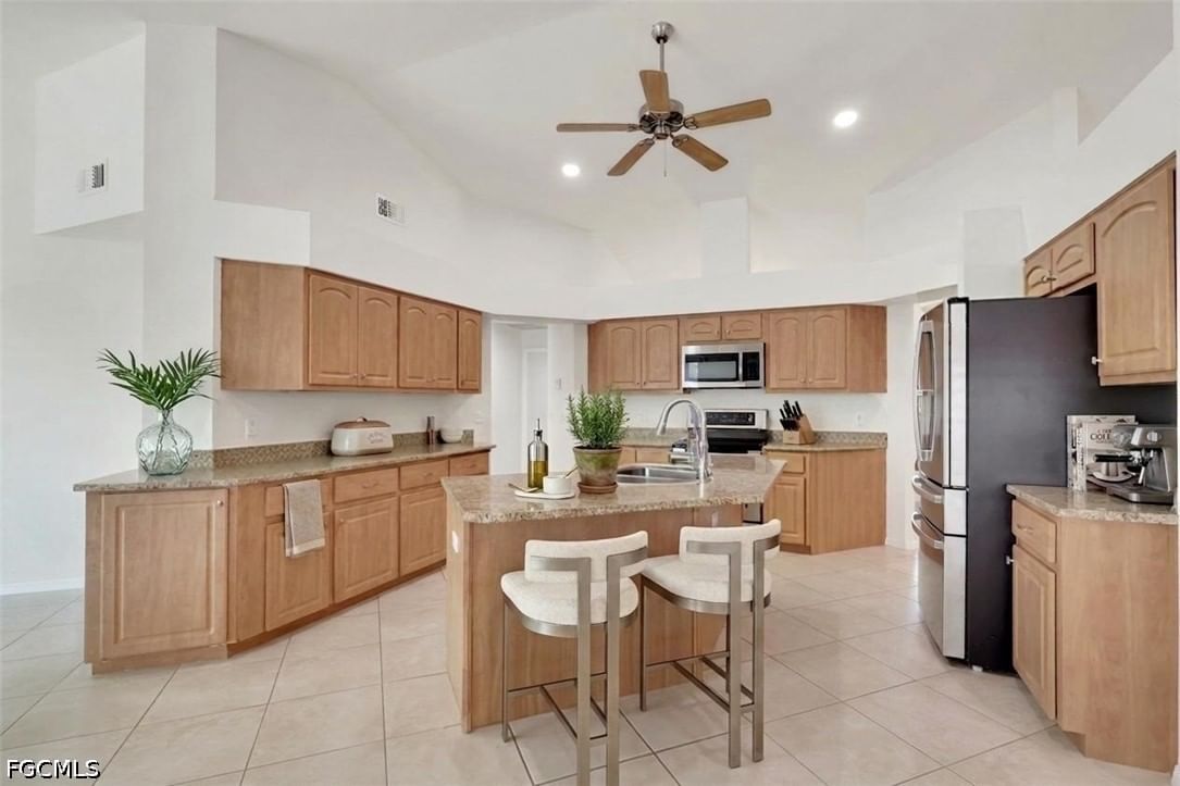 2562 SW 27th Place, Cape Coral, FL 33914 photo 4