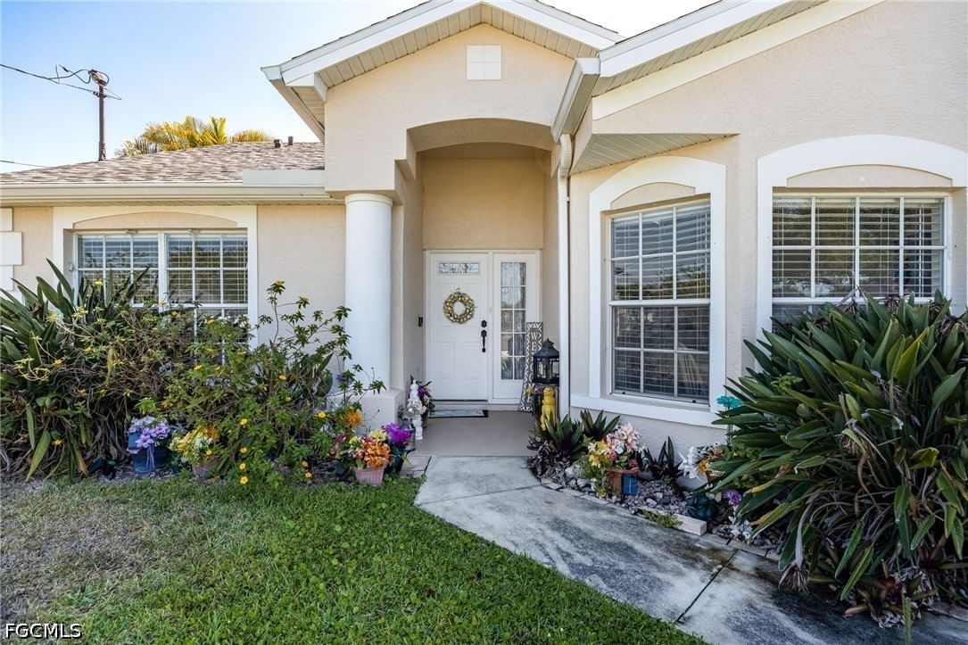 213 SE 4th Place, Cape Coral, FL 33990 photo 2