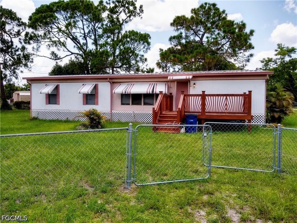 8290 Nault Road, North Fort Myers, FL 33917 photo 4