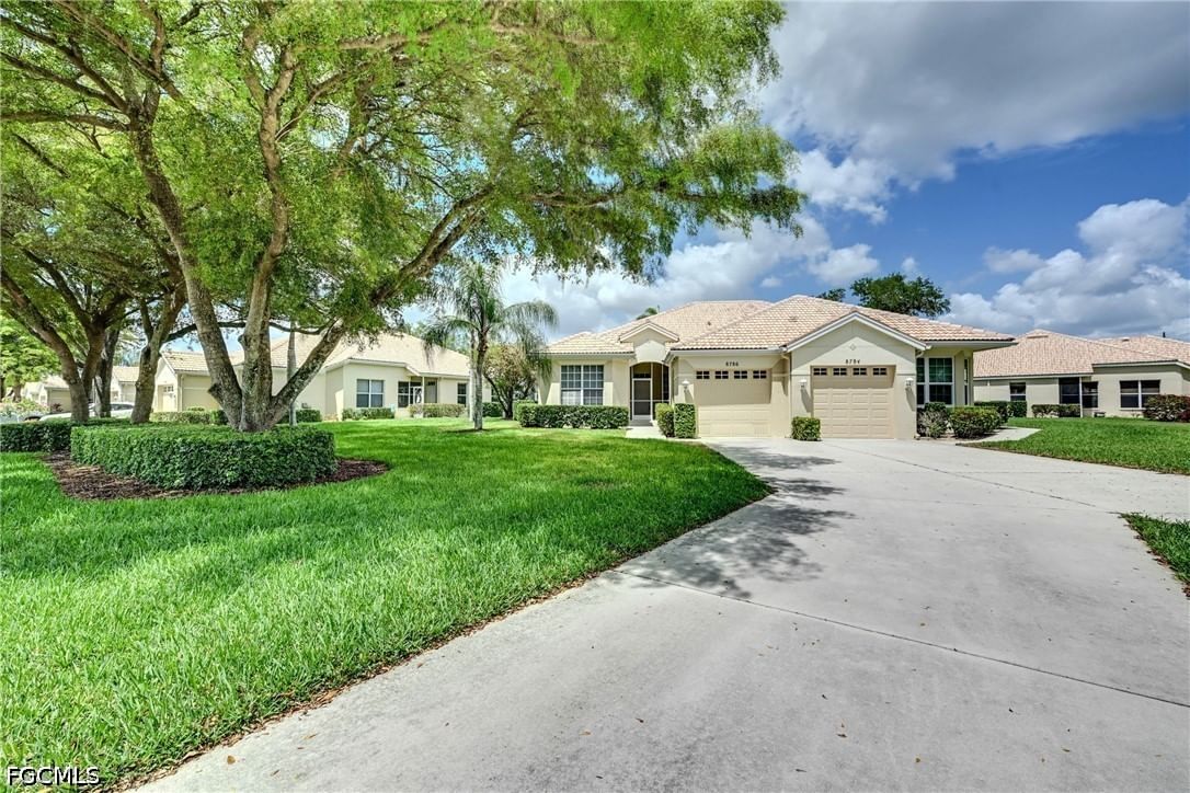 8786 E BAY Circle, Fort Myers, FL 33908 photo 3