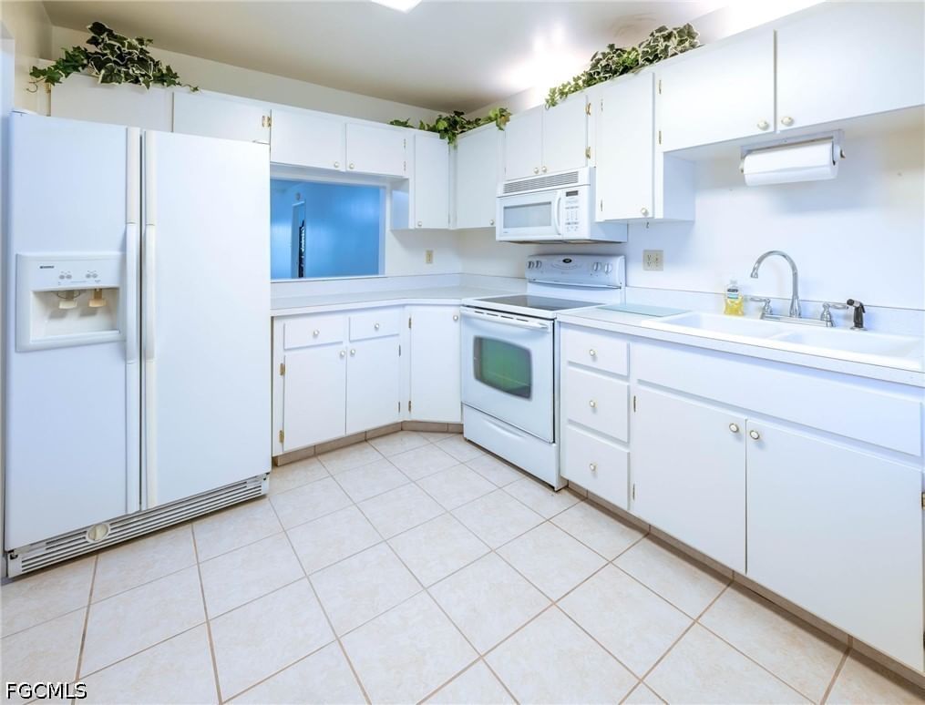 1390 Myerlee Country Club Boulevard, Fort Myers, FL 33919 photo 3