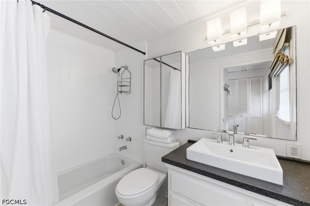 1702 Hill Avenue, Fort Myers, FL 33901 photo 3
