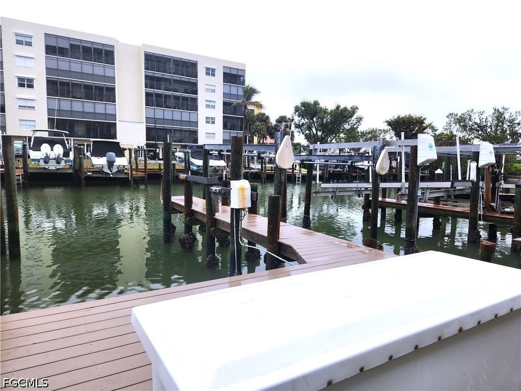 4511 Bay Beach Lane Ln, Fort Myers Beach, FL 33931 photo 2