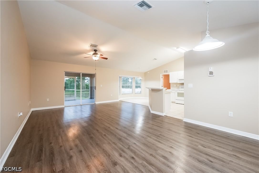 2705 Villa Avenue S, Lehigh Acres, FL 33976 photo 2