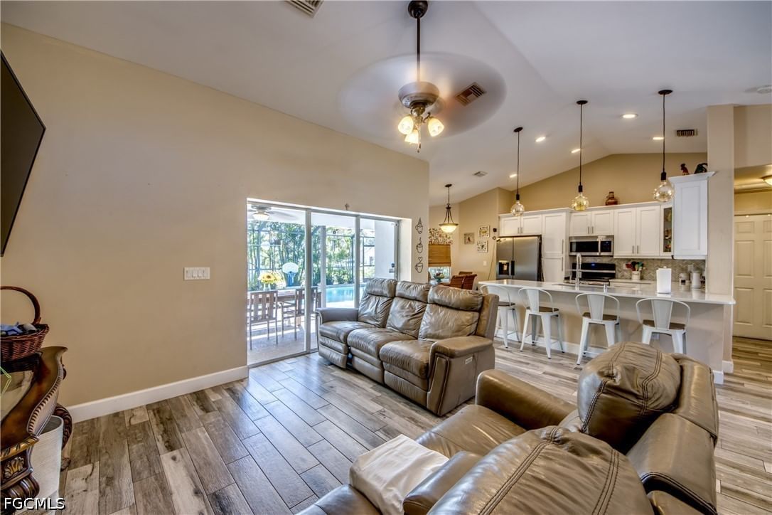 2613 SW 7th Place, Cape Coral, FL 33914 photo 3