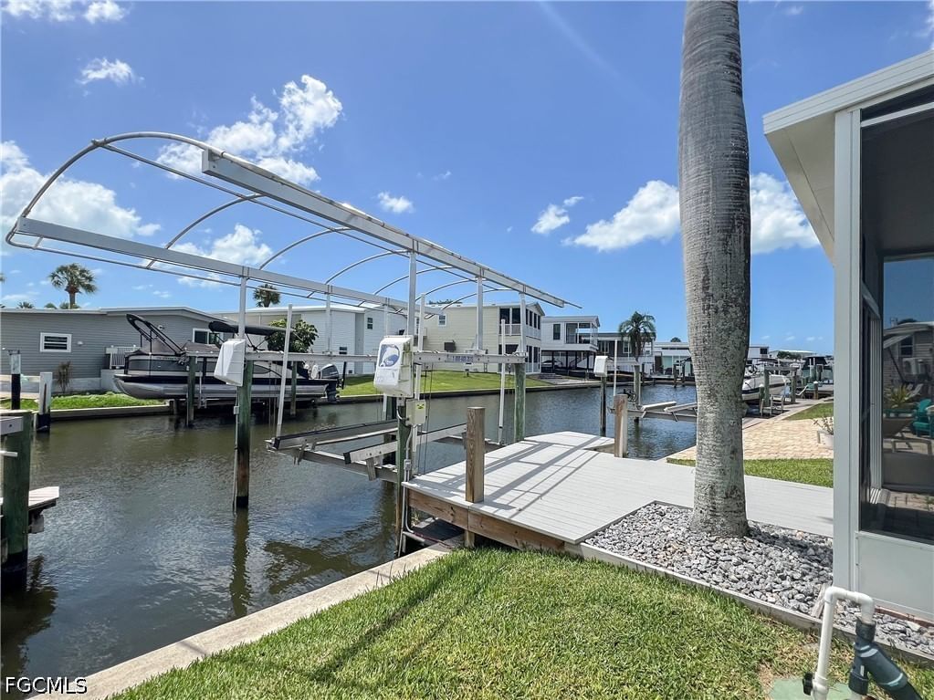 11291 Bougainvillea Lane, Fort Myers Beach, FL 33931 photo 2